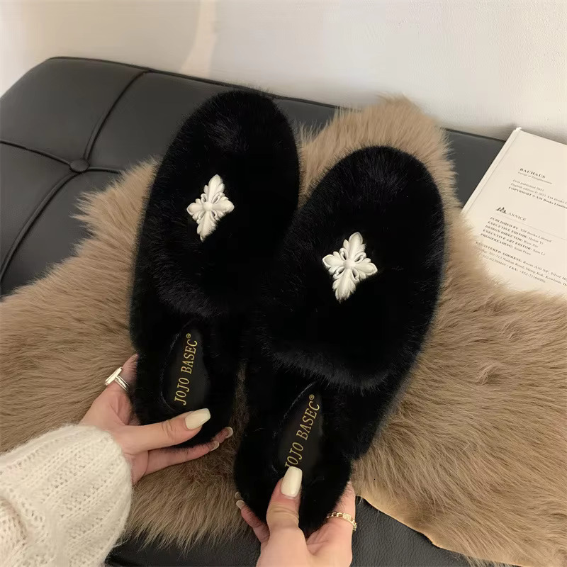 2024 Metal Buckle Sweet Mink Fur Bun Hair Half Slippers for Women Wearing Spring and Winter Plush One Foot Lazy Shoes