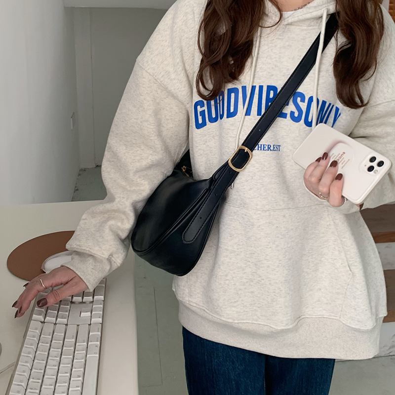 Senior sense niche small female 2025 hot new fashion casual black single shoulder crossbody all match dumpg bag