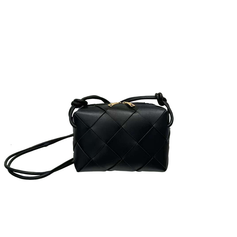 designer bag 2024 summer versatile handmade genuine leather woven niche high-quality cowhide diamond grid bag, single shoulder crossbody bag for women