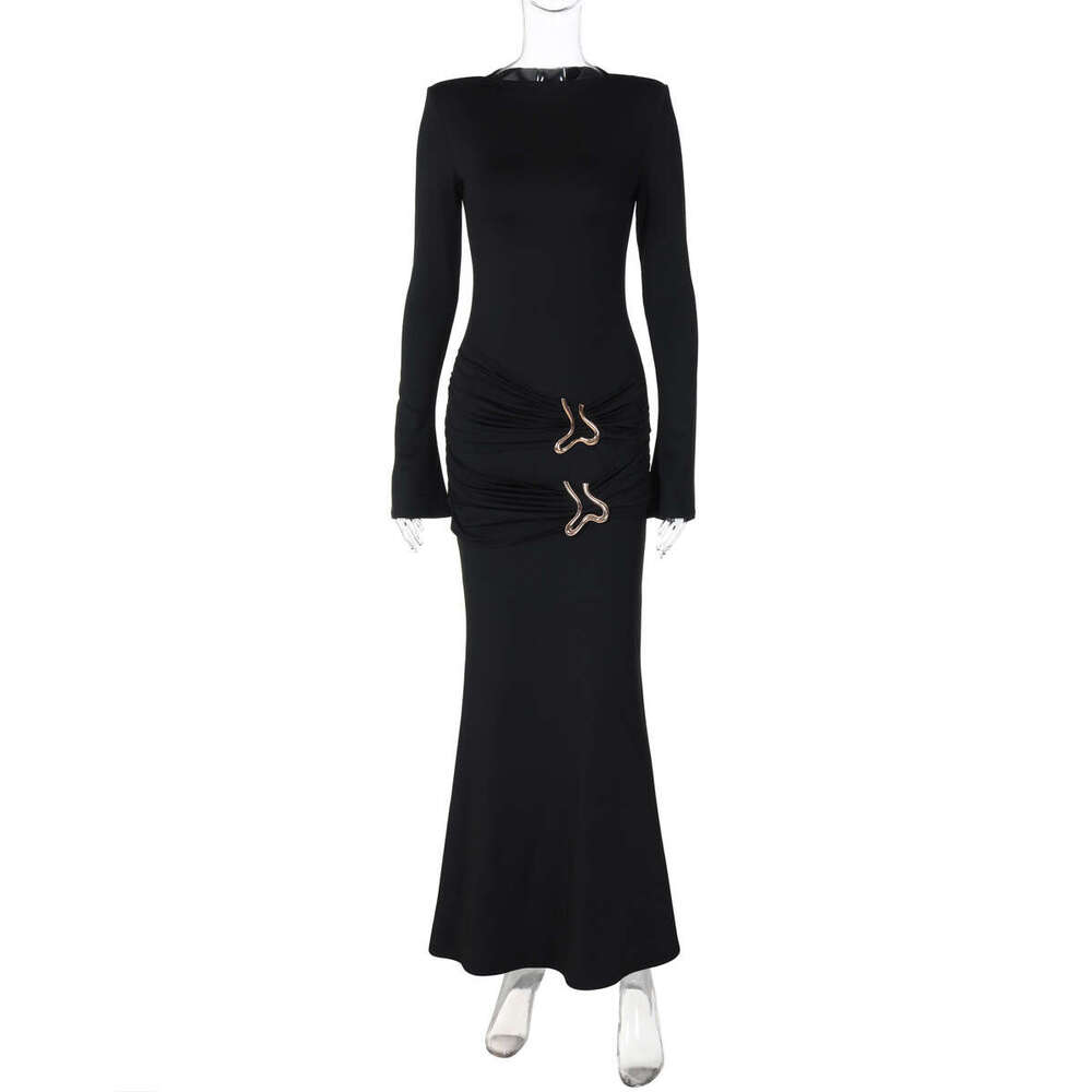 Hot selg women's in Europe America autumn 2025, fashionable round neck slim fit pleated long sleeved dress women wholesale, new casual and versat