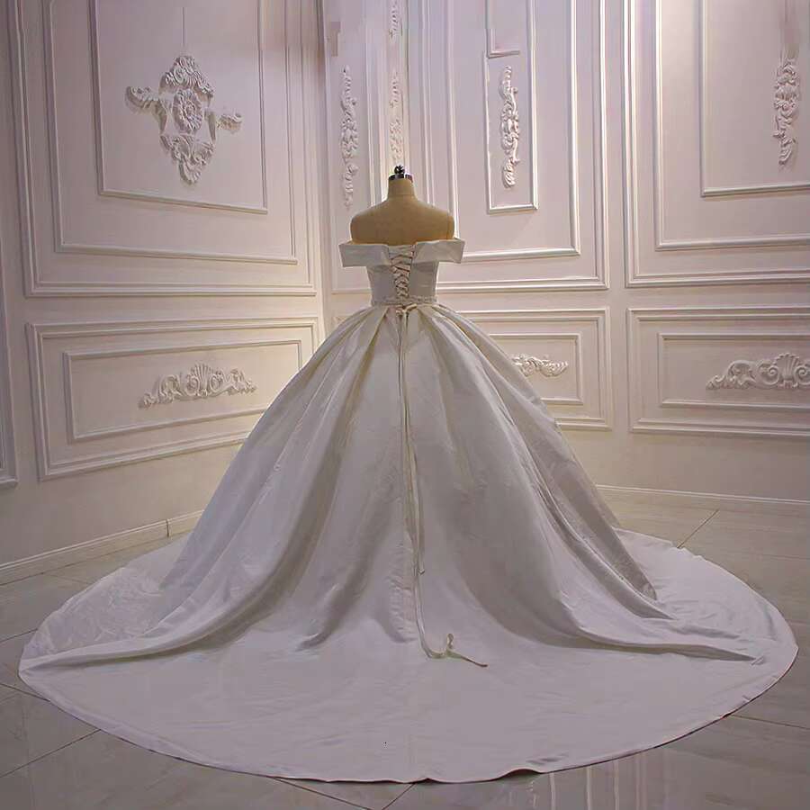 Customized Am425 Off Shoulder Rhie Belt Satin Ball Gown Wedding Dress