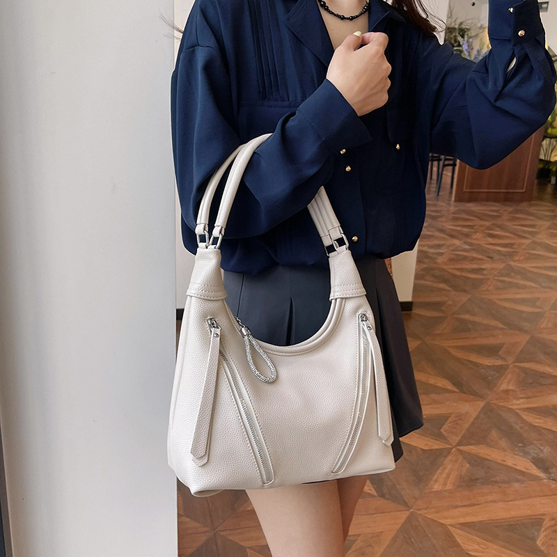 Women's Casual Underarm Bag - Portable Shoulder Messenger Tote with Fashion Design