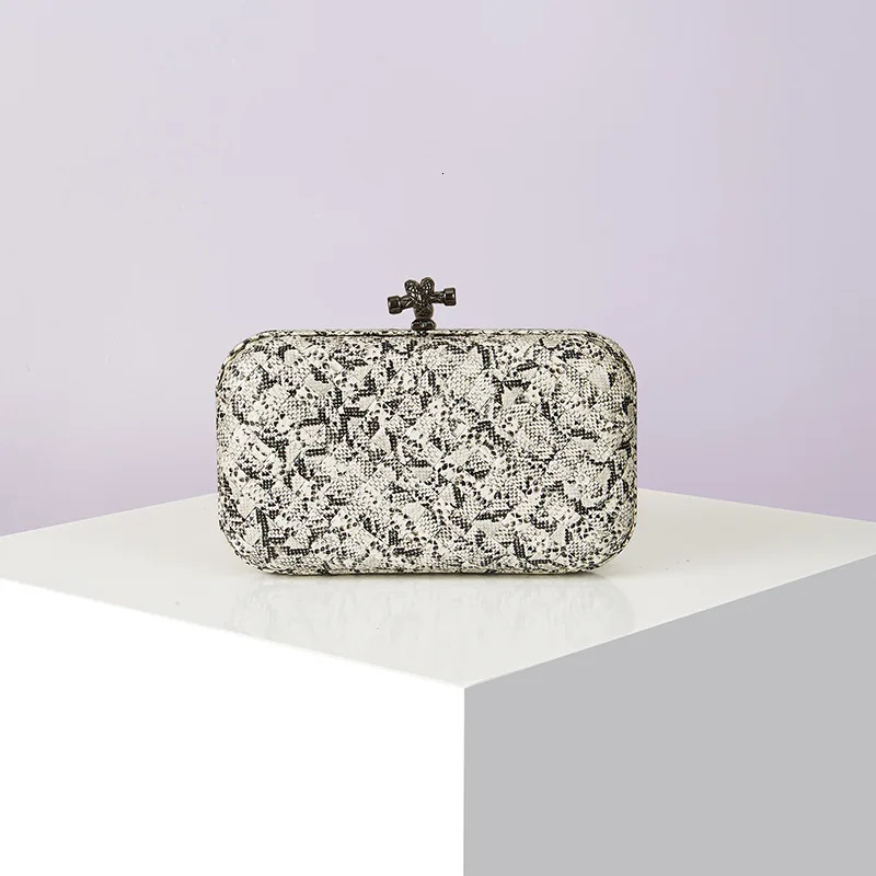Wild Serpentine Evening Bags for Women Leather PU Woven Clutch Purse Elegant Ladies Metal Buckle Silver Handbag Bolso Mujer 250120