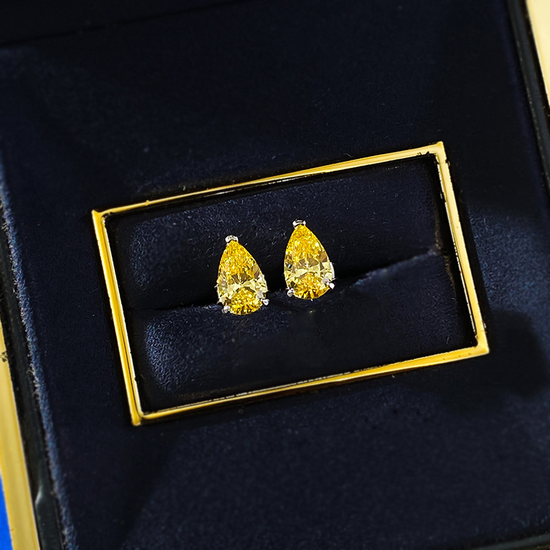 2025 Stunning Stud Earrings Luxury Jewelry Solitaire Real 925 Sterling Silver Water Drop Lab Moissanite Diamond Gemstones Party Pear Women Simple Earr