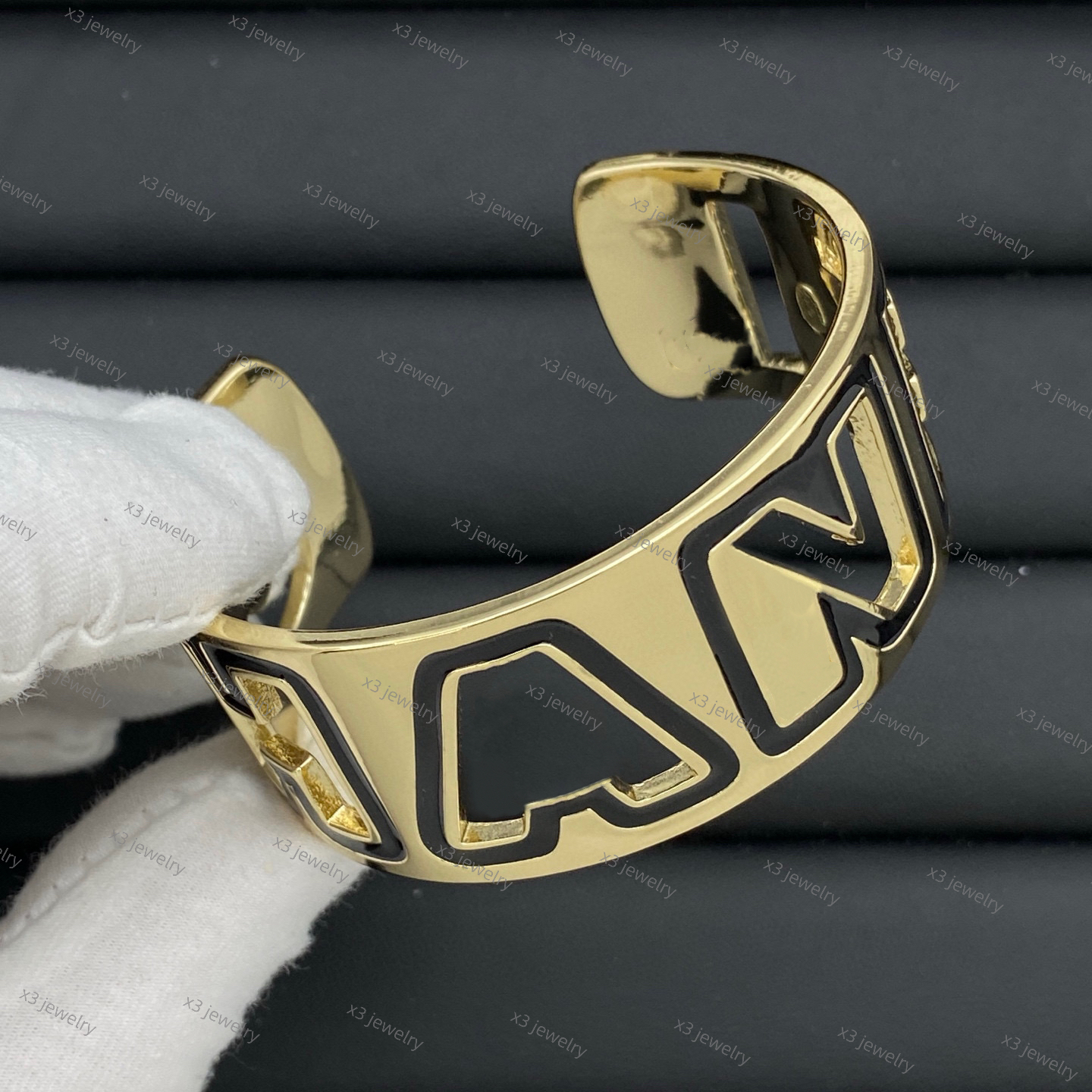 Ladies' Luxury Bracelet Designer Valentine's Day Gift Designer Brand Jewelry Birthday Party Love Gift Bracelet