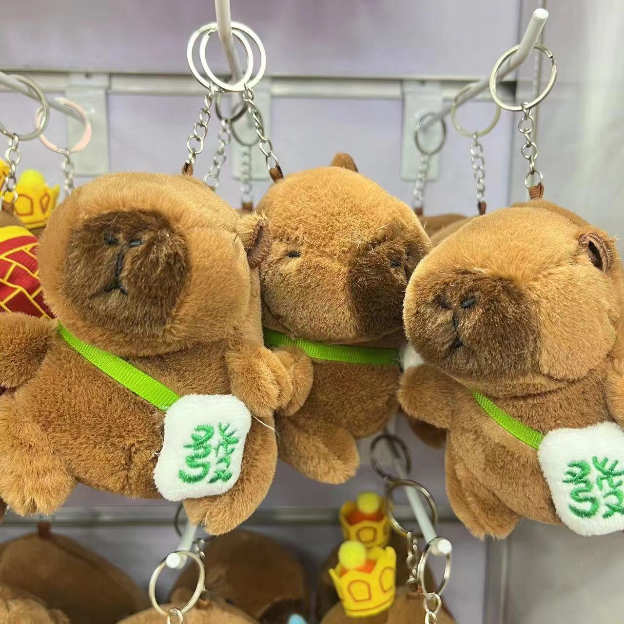 Popular Cappibara Plushie - Stylish Keychain with a Funny Face for Handbags and Wallets