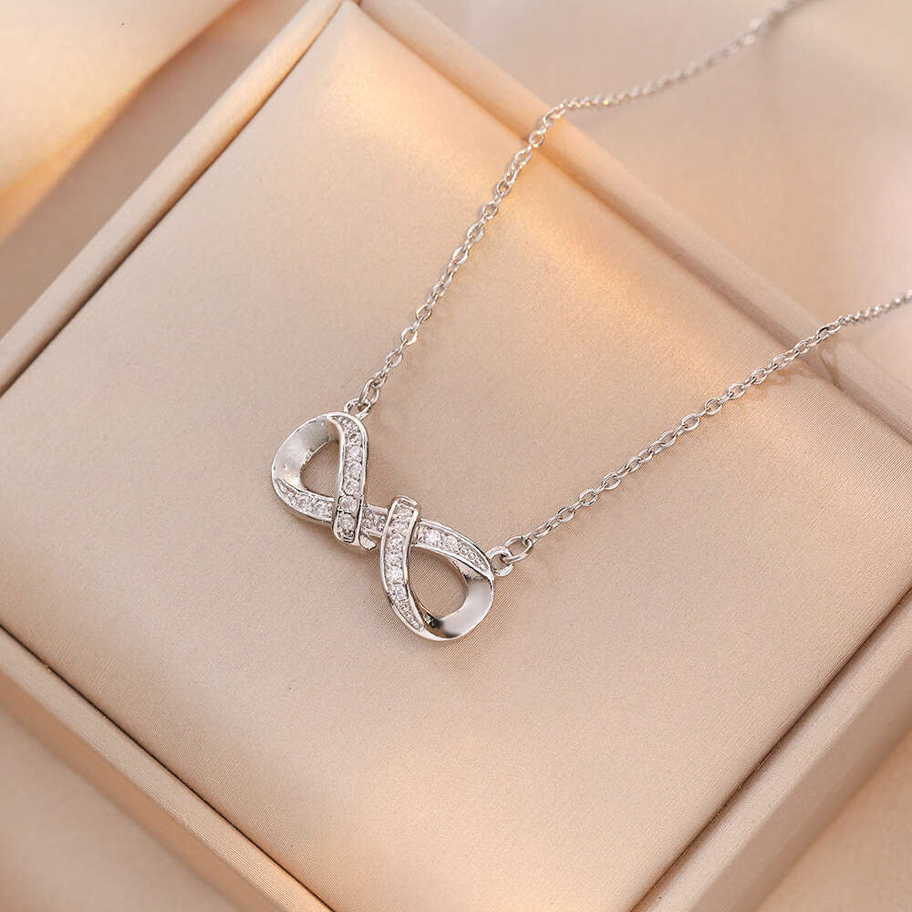 Hot Designer Necklace For Women Moissanite pendant Chain Fashionable and niche versatile 8-character necklace light luxury pendant designer jewelry pa
