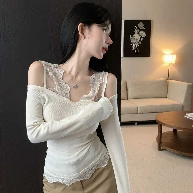 Lace Patchwork Long Sve Bottoming Shirt Femme Autumn Sexy Interior Lapping Slim Off Shoulder Top Tee Women Fashionable TshirtXJ250212