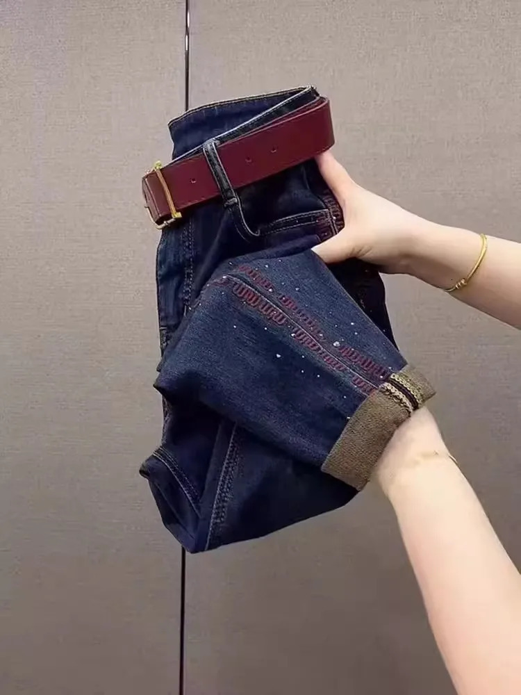Denim Harlan Pants 2025 Fashion Y2k Rhinestone Embroidered Cropped Trousers Spring Autumn All-Match Plus Size Loose Jeans Women 250212
