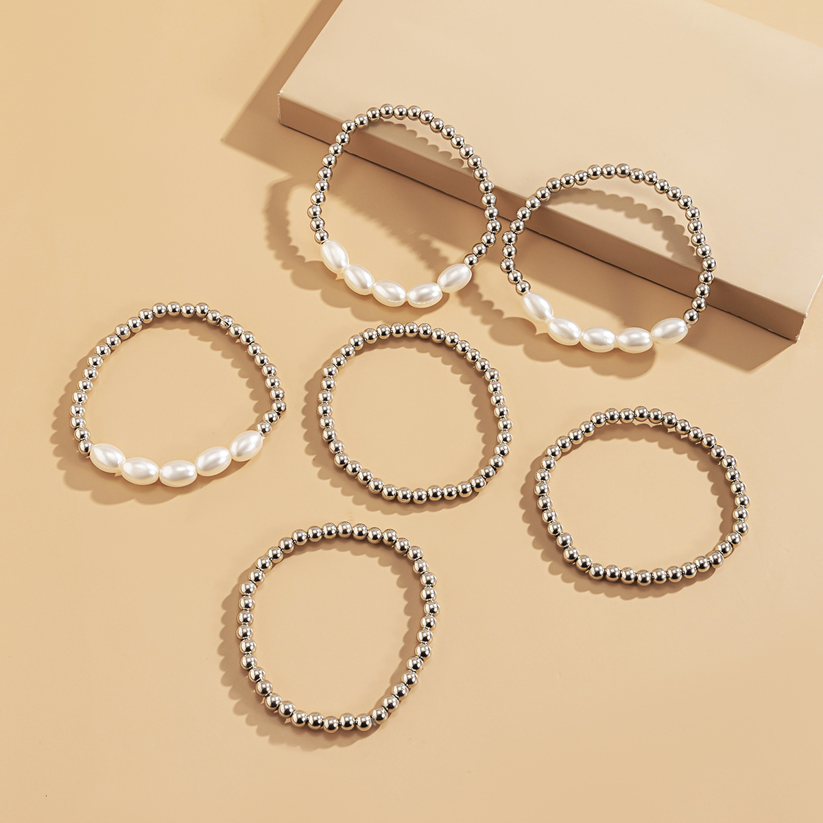 designer Minimalist imitation pearl set bracelet, cool style geometric bead splicing metal fashion bracelet jewelry