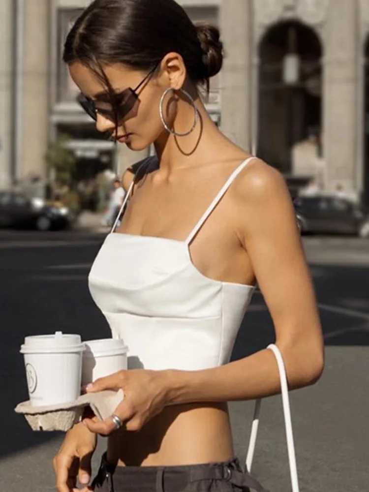 Spaghetti Strap Tank Top Sexy Backless Bandage Skinny Crop Tops 2024 Summer Ele Lace Up Party Streetwear Women CamisXJ250212