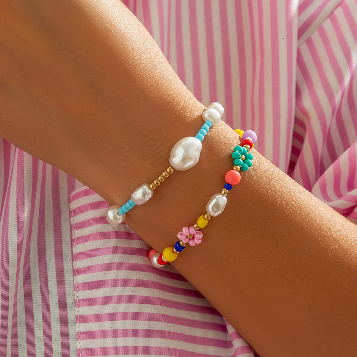 designer Simple Fresh Rice Bead Set Woman Bracelet, Beach Color Weaving, Elastic, Sweet and Cool Handmade