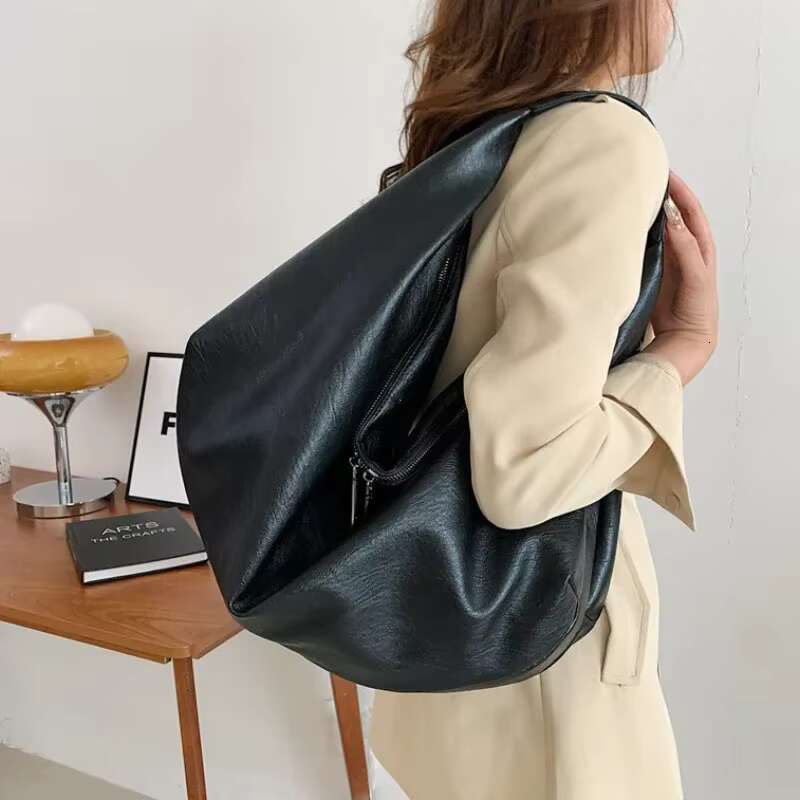 Women's Bags Popular women's bag, fashionable and casual one shoulder underarm bag, large capacity European and American trendy tote bag