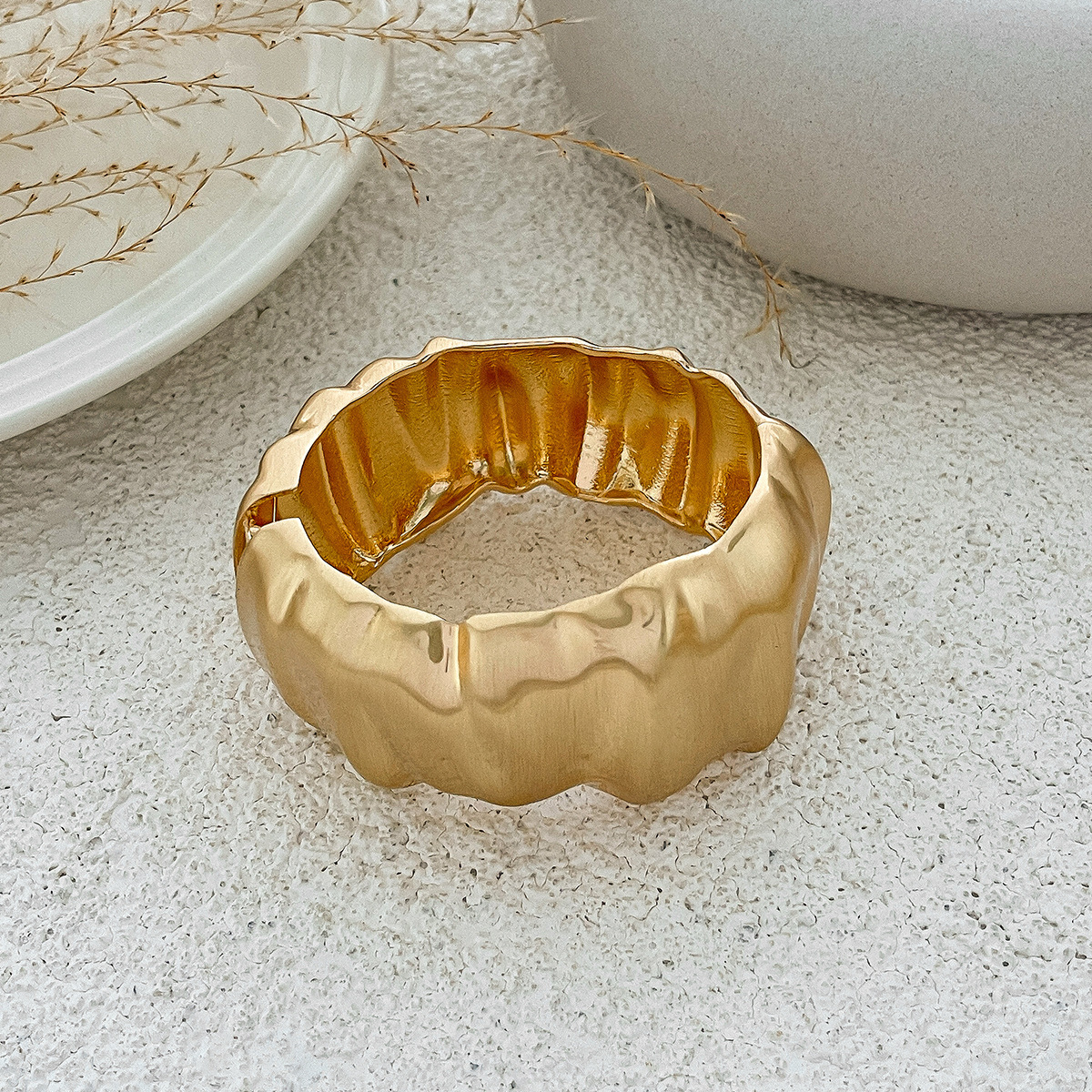 designer Woman Jewelry Fashion Irregular Wrinkle Light Style Alloy Trimmed Bracelet Set