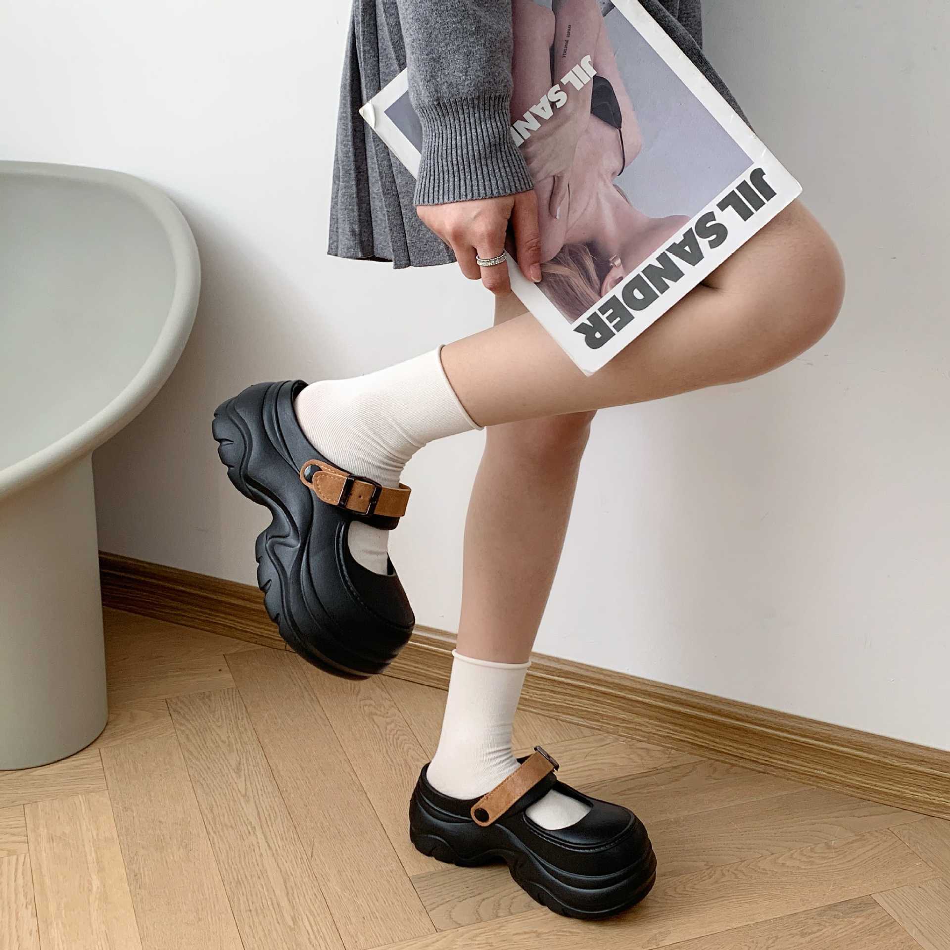2025 New hot free shipping shoes for womens designer slippers black beige khaki New thick soled slippers