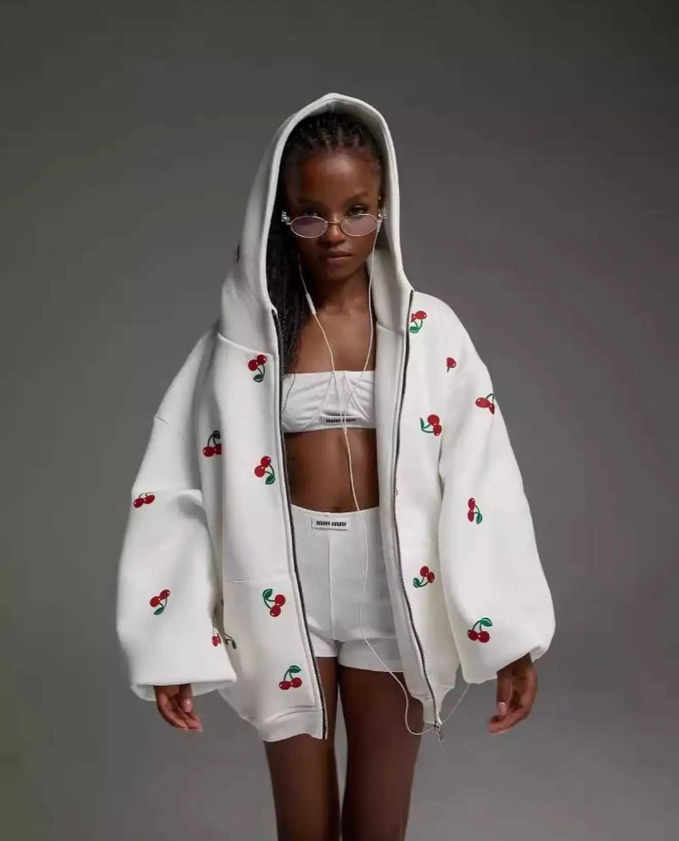 Korean Fresh Style Fashion Cherry Pattern White Zip Up Hoodie Y2k Harajuku Versatile Sweatshirt for Womens New Autumn Clothing X250212