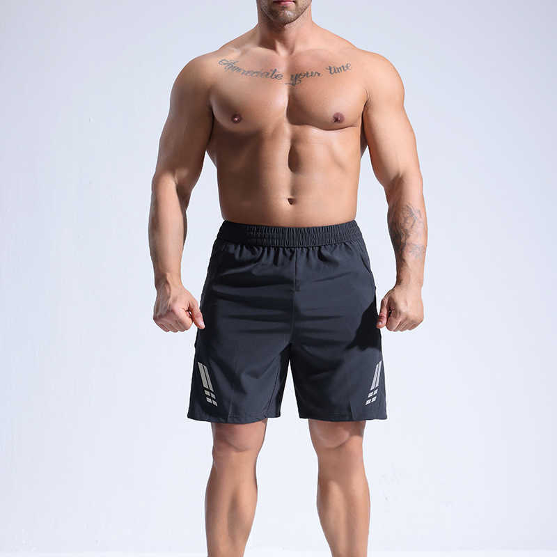 New mens sports shorts outdoor running ice silk quick drying pants running fitness five quarter pants W250212