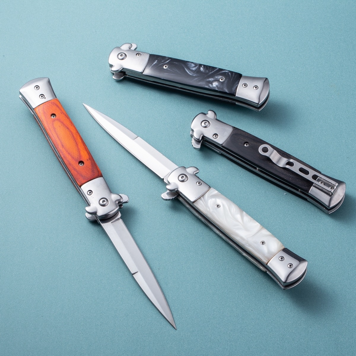AKC-Classic Italian folding knife with resin handle high-hardness blade Essential items for outdoor camping Spot wholesale