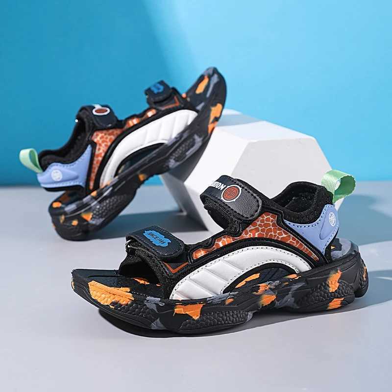 Sandals Childrens sandals 2024 summer new boys non-slip Velcro girls big children sports beach shoes soft soles wear trend H250212