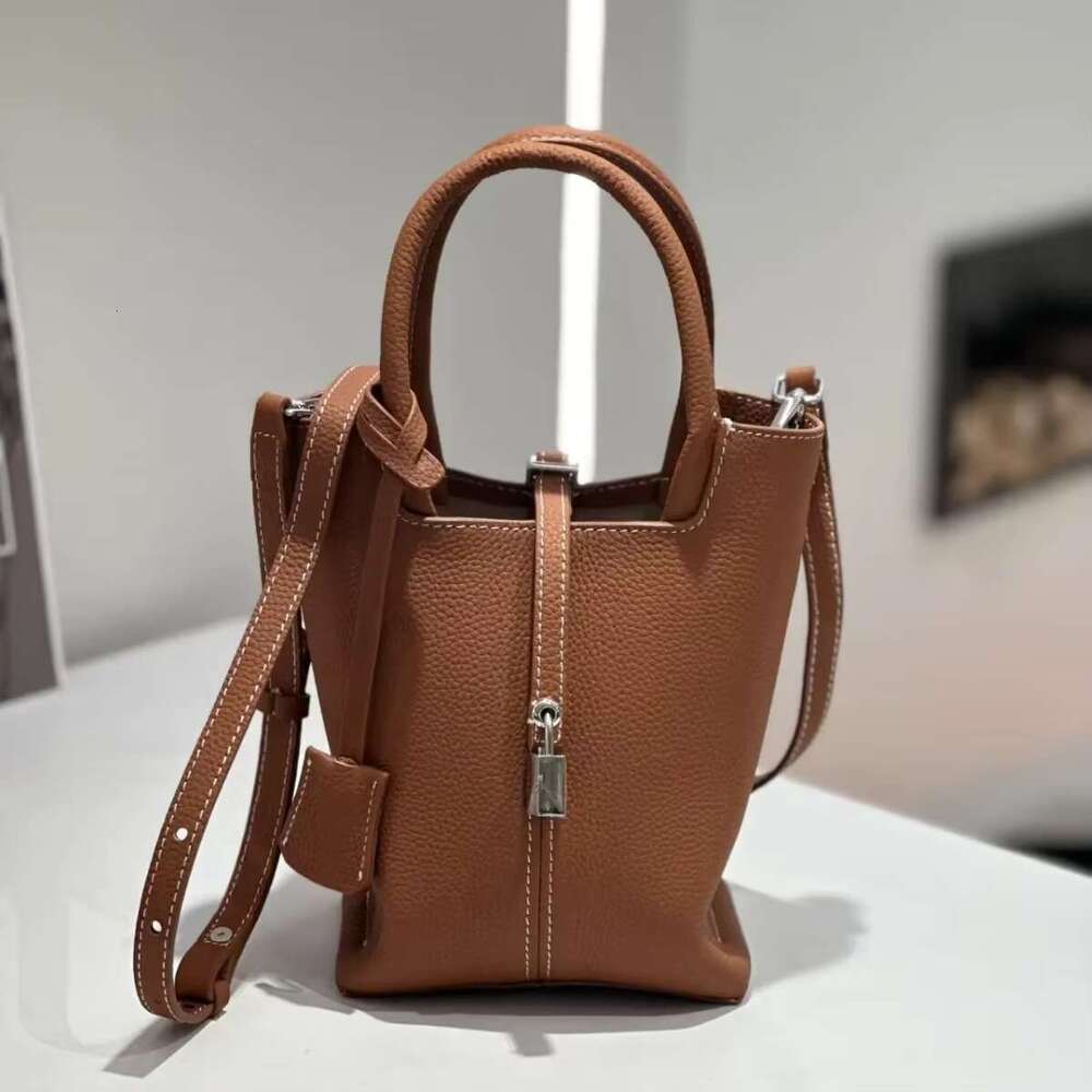 2025 New Women's Bucket Niche High-End Feel Genuine Leather Handbag Crossbody Bag From China Mainland