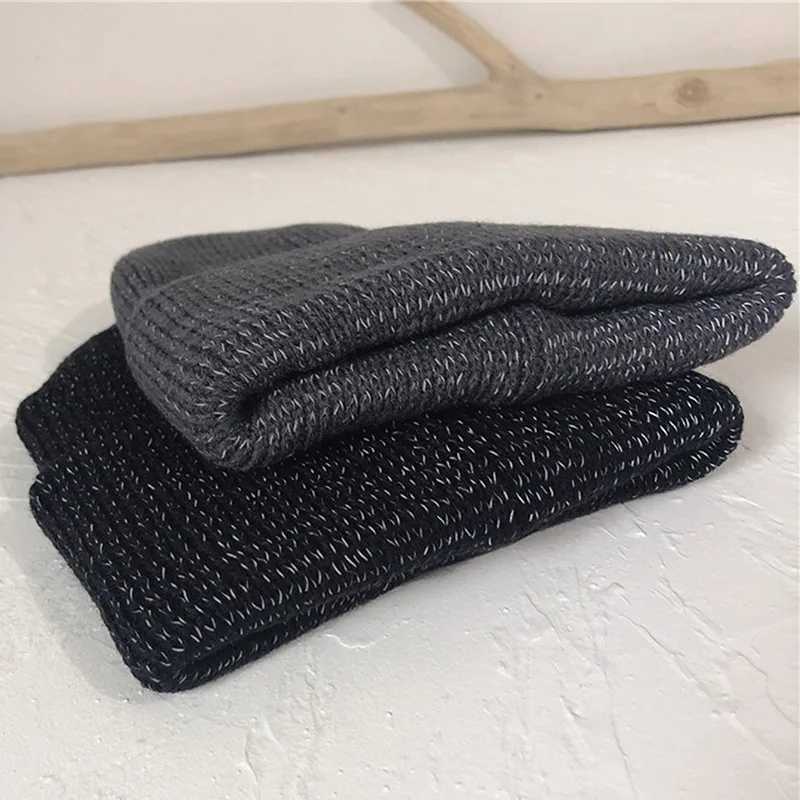 New reflective Beanie hat fashionable for autumn and winter Fem hat warm hat brand new knitted hat X250212