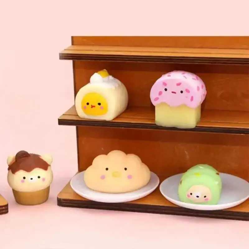 20PC Mochi Toys Blind Box Kaii Squeeze Bread Foodie Soft Glue Favors Str Relief Antistr Kids fidget Toy Birtay GiftsXJ250212