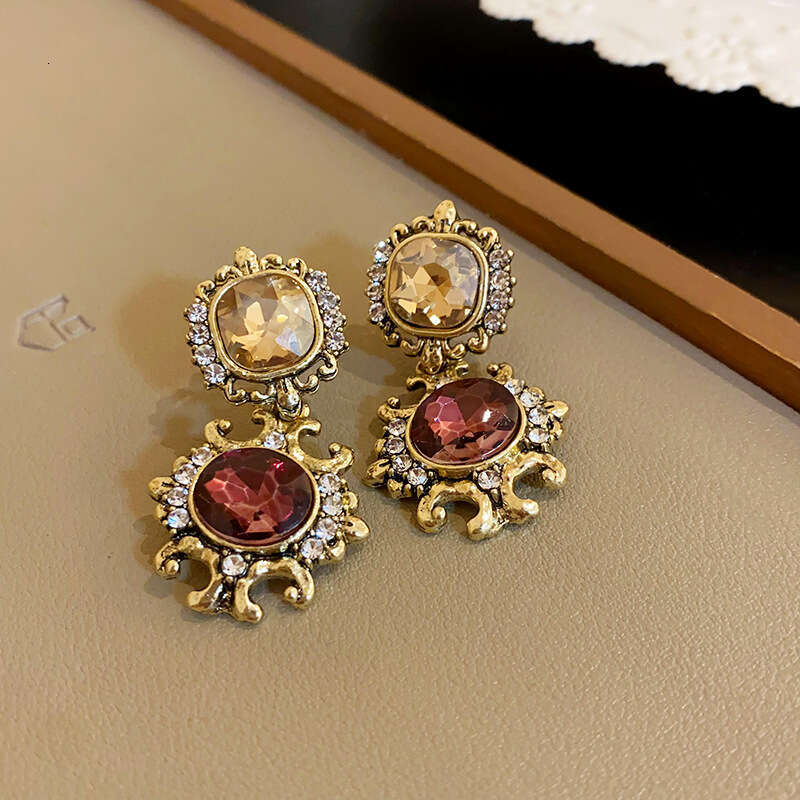 Designer necklace earring jewelry set high-end retro square splicing diamond inlaid necklace court style exquisite collarbone chain antique jewelry Pa
