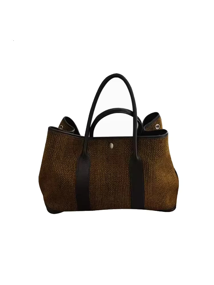 New Woven Fashion Casual Tote 2025 Summer Commuter Shoulder Personalized Large Capacity Women's Bag