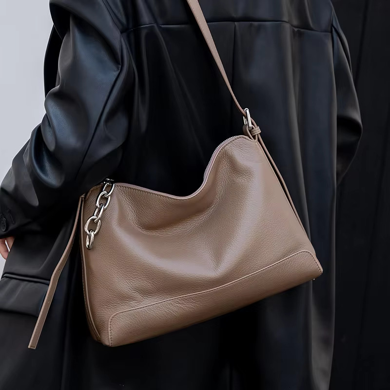 Leather Head Layer Cowhide 2025 Crossbody Shell Zipper Women's Designer Bag