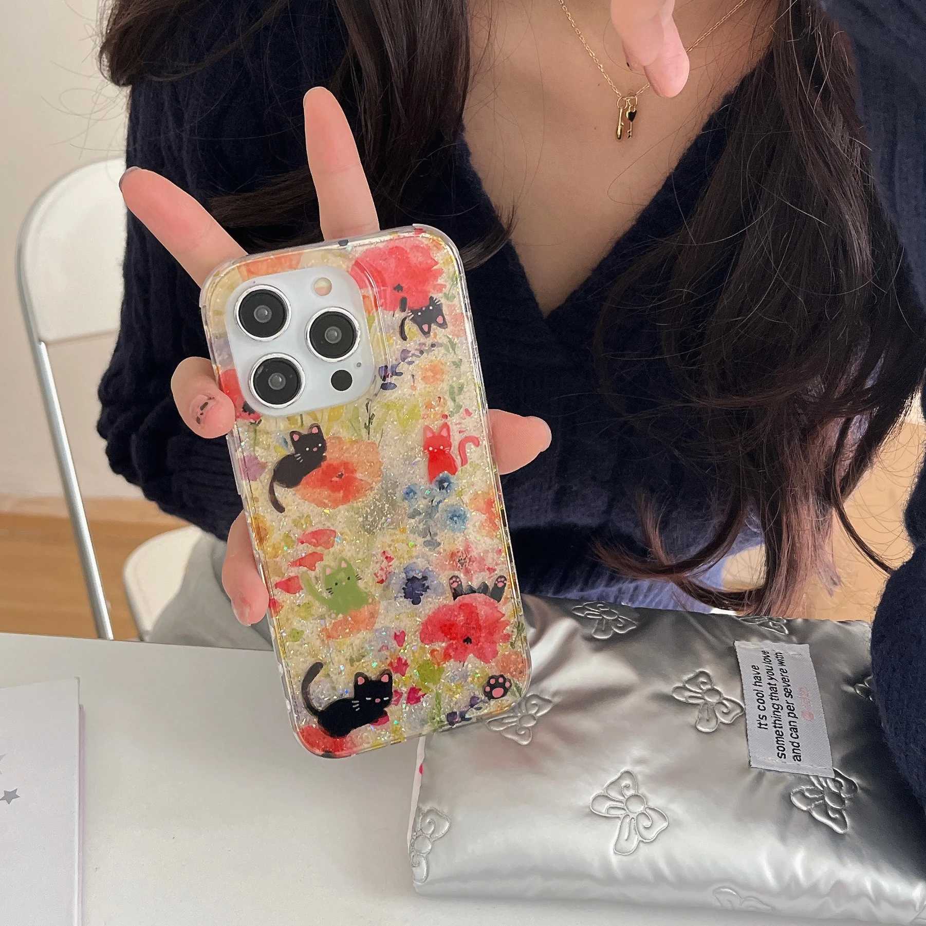 Fl Sn Sequin Flowers Cute Cartoon Black Cat White Bear Pendant Phone Case for iPhone 16 15 14 13 Pro Max Back Cover Funda Z250211