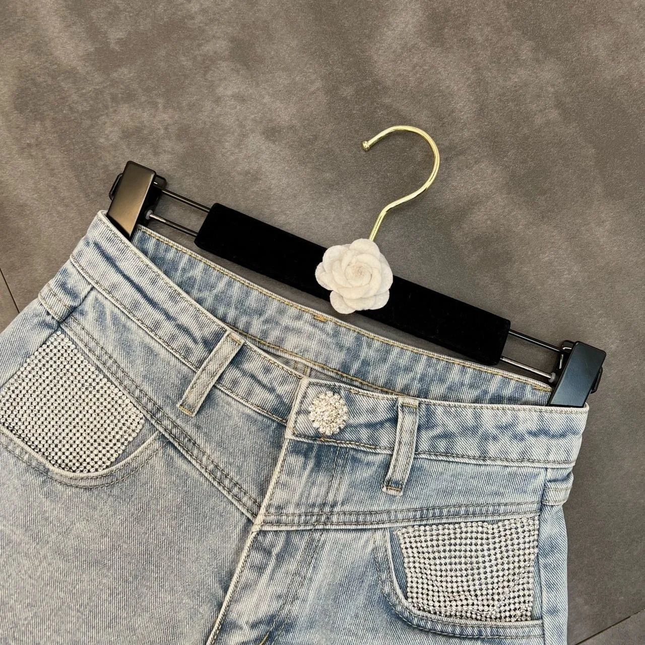 PREPOMP Summer Collection Rhinestone Pockets Light Blue Denim Shorts Women Slim Short Jeans GF468 250212