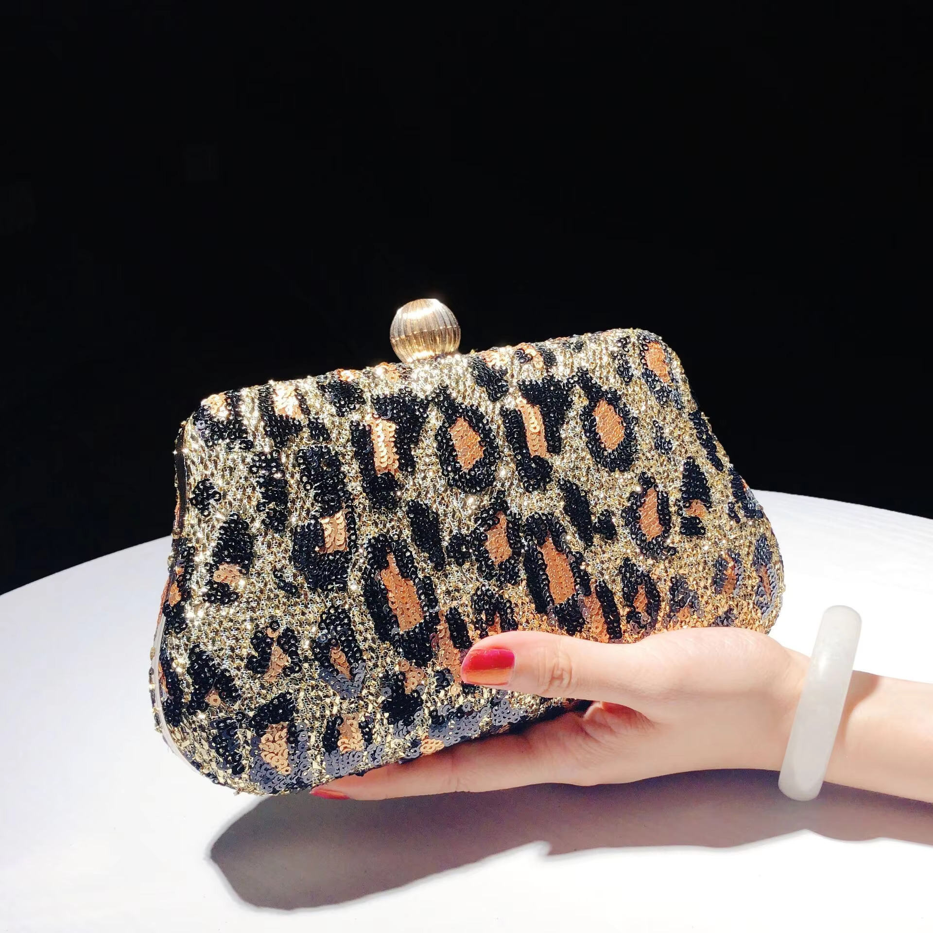 2025 Stylish Women Dinner Bag Embroidered Sequins Top Handle Bags Shoulder Handbag Leopard Print Clutch Purse Noble Tote