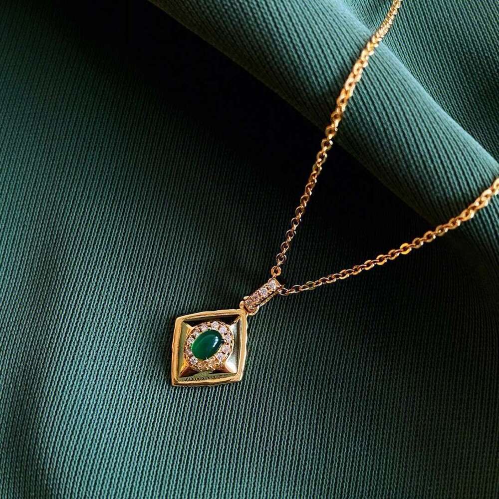 designer necklace for women Modern style geometric diamond pendant inlaid emerald green cat eye stone women's copper gold-plated retro high-end n