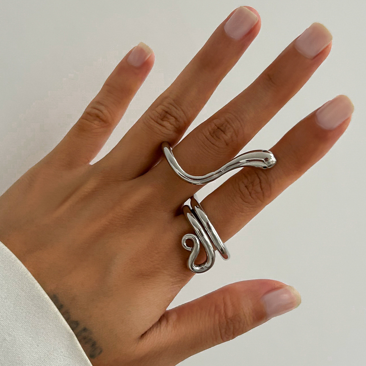 designer Woman Jewelry Creative Color Contrast Ins Geometric Opening Women's Fashion Alloy Smooth Wrapped Bracelet