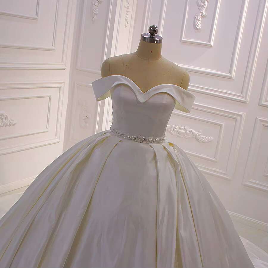 Customized Am425 Off Shoulder Rhie Belt Satin Ball Gown Wedding Dress
