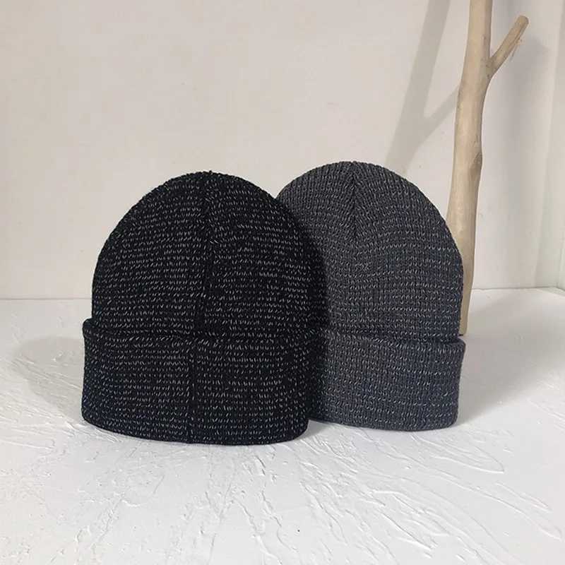 New reflective Beanie hat fashionable for autumn and winter Fem hat warm hat brand new knitted hat X250212