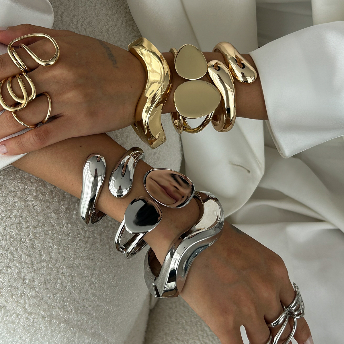 Woman Fashion Jewelry Alloy Smooth with Simple Irregular Openings designer Bracelet Set