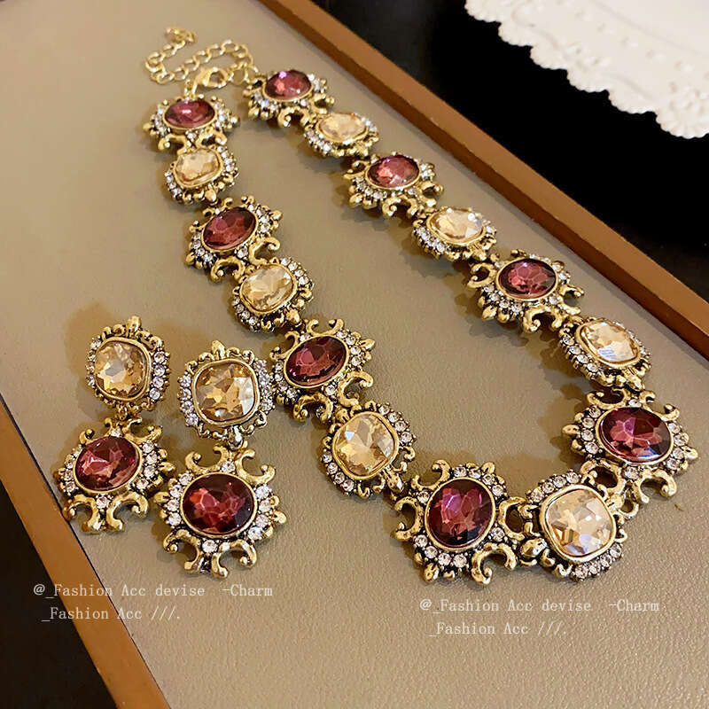 Designer necklace earring jewelry set high-end retro square splicing diamond inlaid necklace court style exquisite collarbone chain antique jewelry Pa