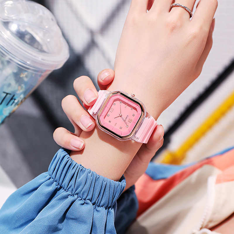 2022 New Jelly Watch for Womens Ins Simple and Fashionable Silicone Small Square Watch for Students Children and Girls Sports Watch W250212