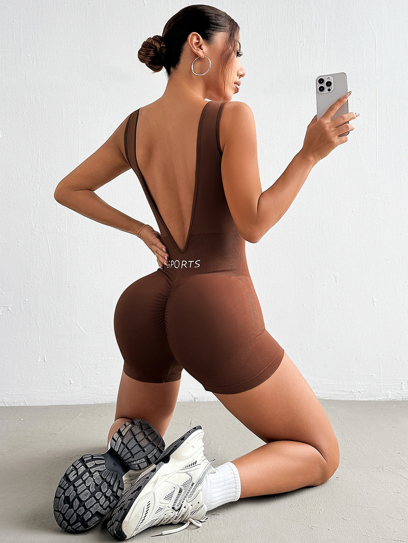 European and American women's fashionable deep V-waist slim yoga jumpsuit shapewear fitness suit tight fitting sportswear