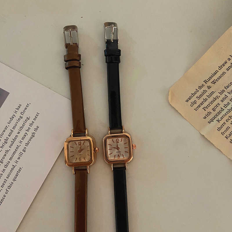 2023 Korean Edition Light Luxury Strap Small Square Watch with Literary Style Womens Watch High Beauty Quartz Watch W250212