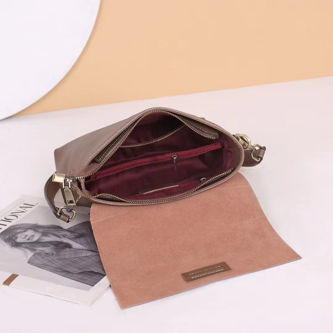 Women's Cowhide Handbag High Quality Large Capacity Soft Leather Envelope Crossbody Fashion Ladies Commuter Bag