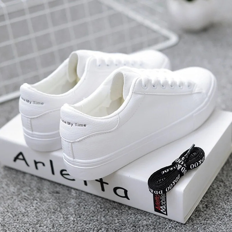 Small White Shoes Female Korean Version of the Hundred with Four Seasons Leather Casual Shoes Breathable Womens Board Shoes 250208