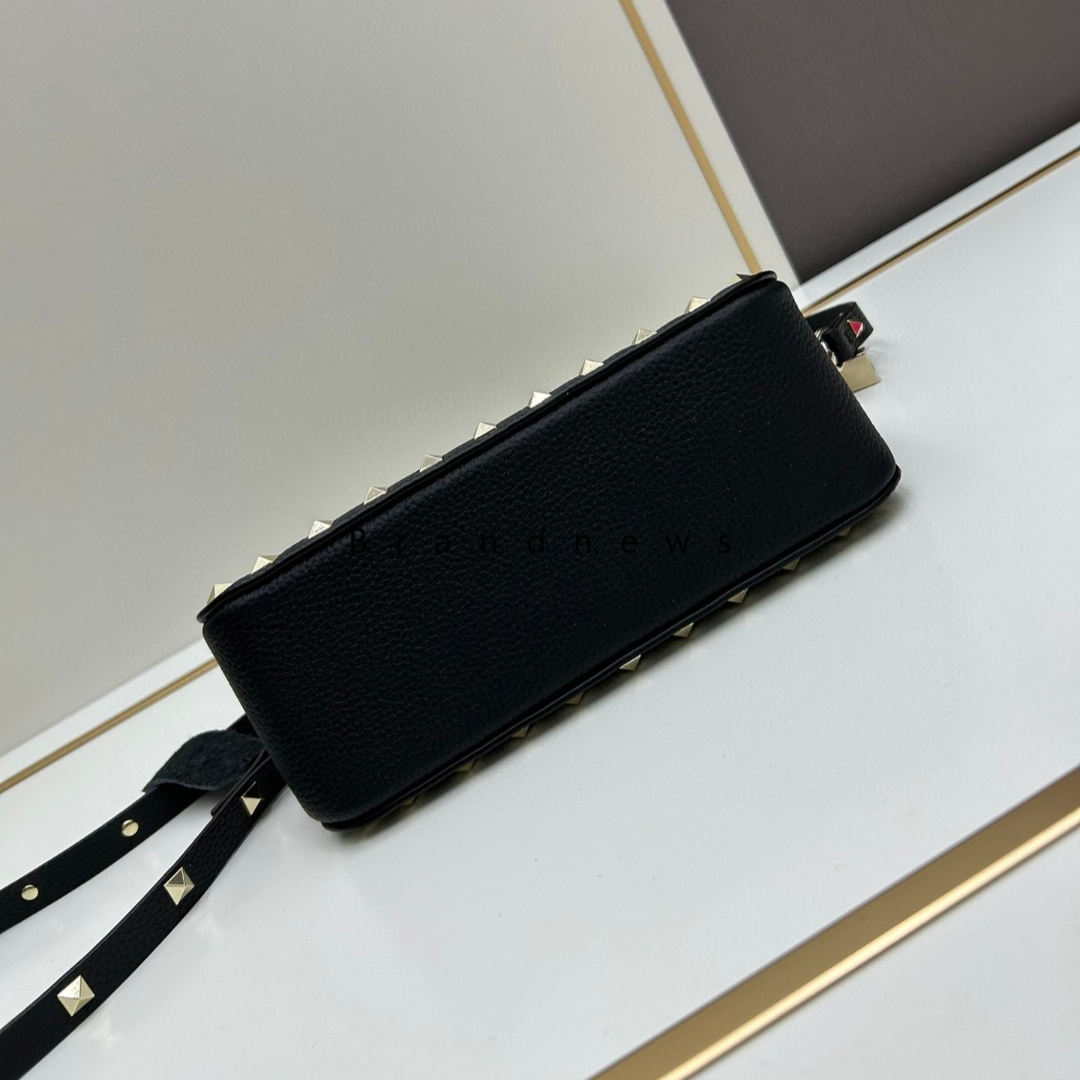 Real Cow Leather Shoulder Bags Rivets Rockstuds Small Crossbody Top Handle Purses And Handbags Designer Fashion Messenger Bag Clutch With Card Holder 