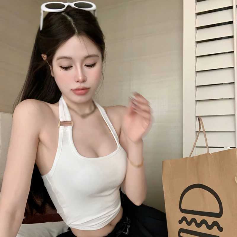Comfortable and close fitting Open back Slim fitting top Suspender Short Sveless With chest pads Clothing feXJ250212