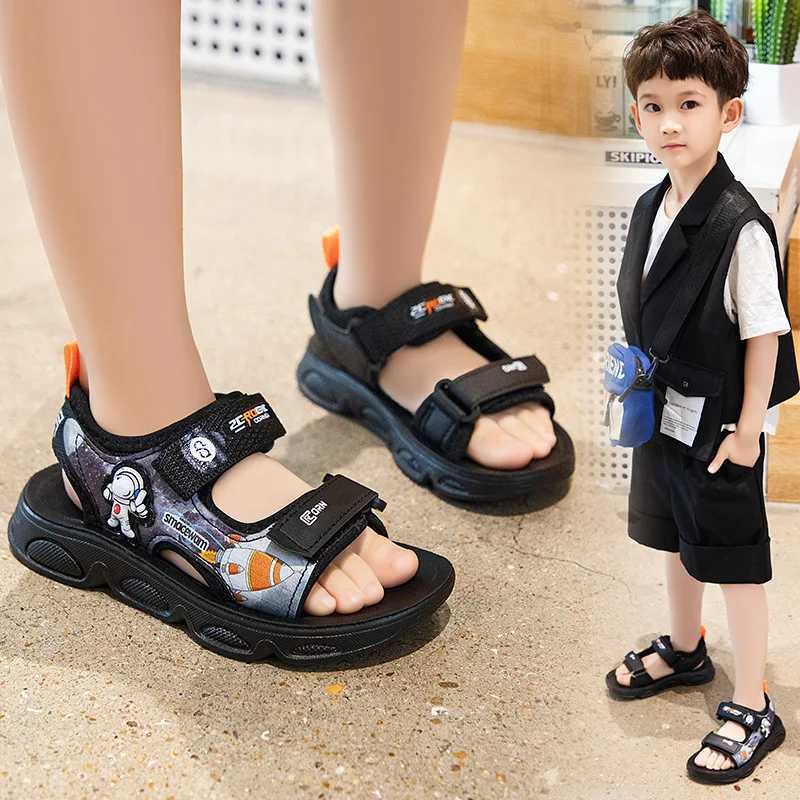 Sandals 2024 New Summer Boys Breathable Sport sandals Kids Beach Shoes Students Casual Soft Sole Shoes Children Fashion Non-slip sandals H250212