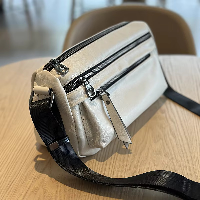 2025 Leather Casual Lightweight Crossbody Women's Head Layer Cowhide Designer Bag