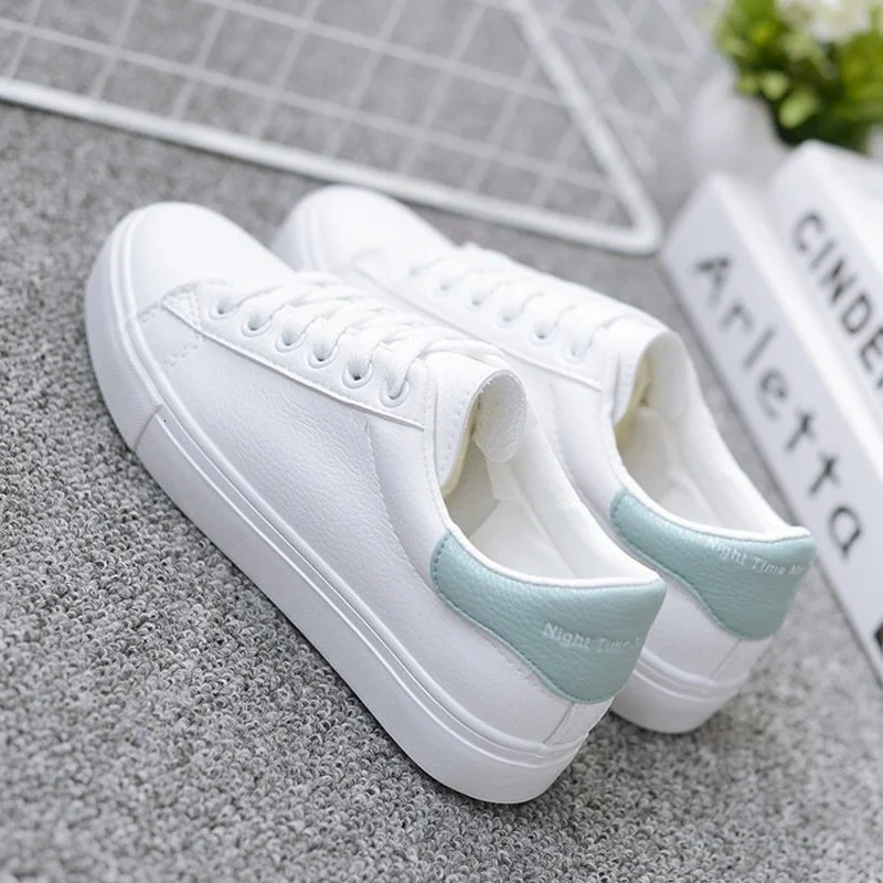 Small White Shoes Female Korean Version of the Hundred with Four Seasons Leather Casual Shoes Breathable Womens Board Shoes 250208