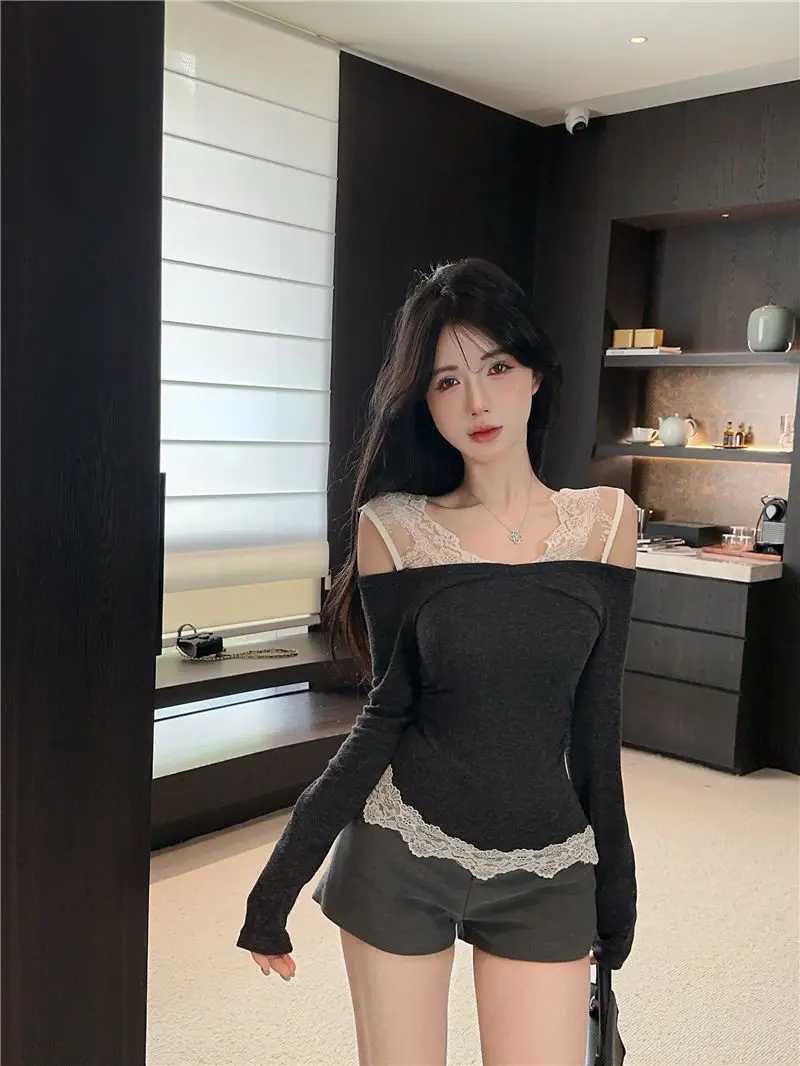 Lace Patchwork Long Sve Bottoming Shirt Femme Autumn Sexy Interior Lapping Slim Off Shoulder Top Tee Women Fashionable TshirtXJ250212