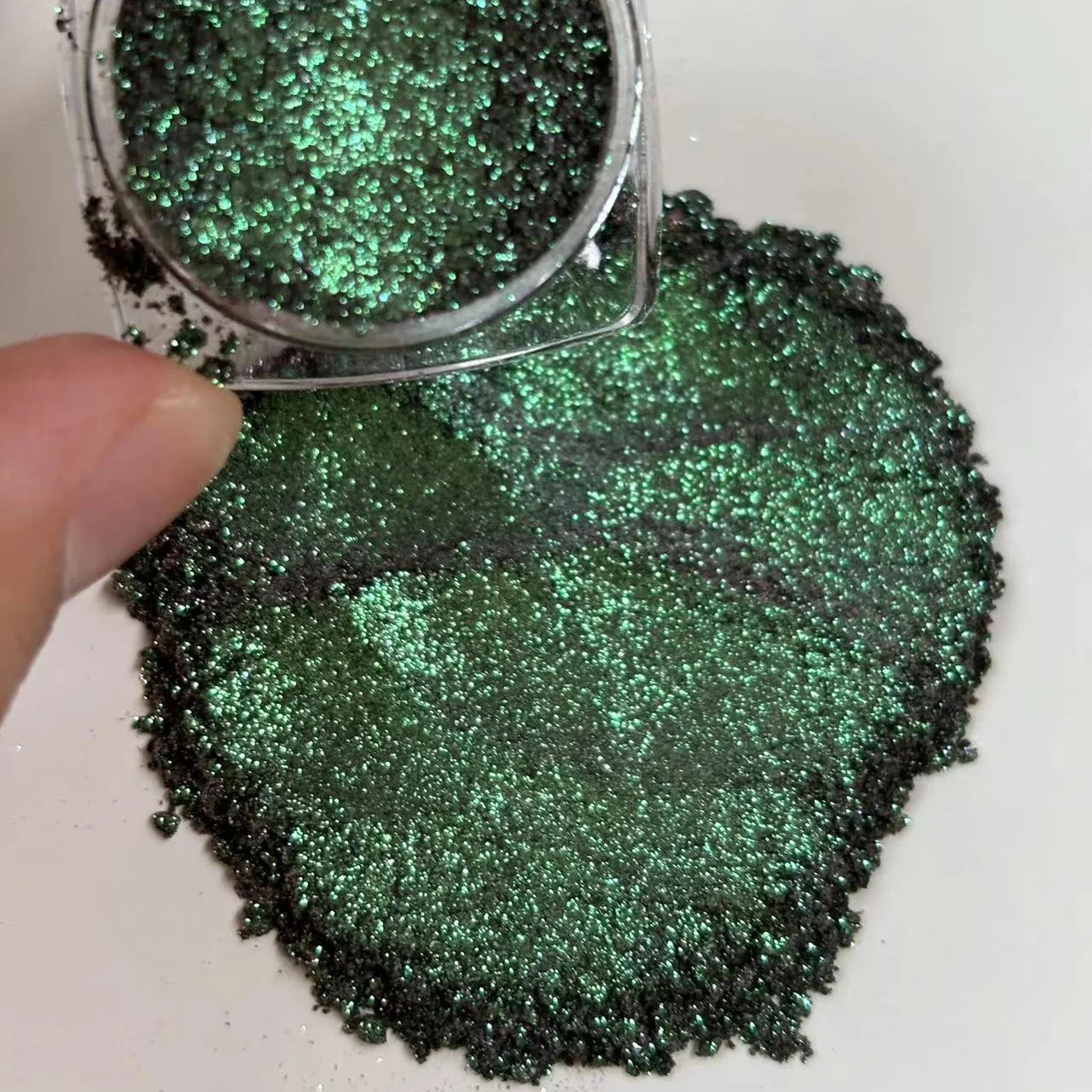 Natural Black Base Green Shimmer Mica Chameleon Powder for Makup Nail Art Gel Epoxy Resin Bath Bombs Candle Soap Lip Gloss Slime 250208